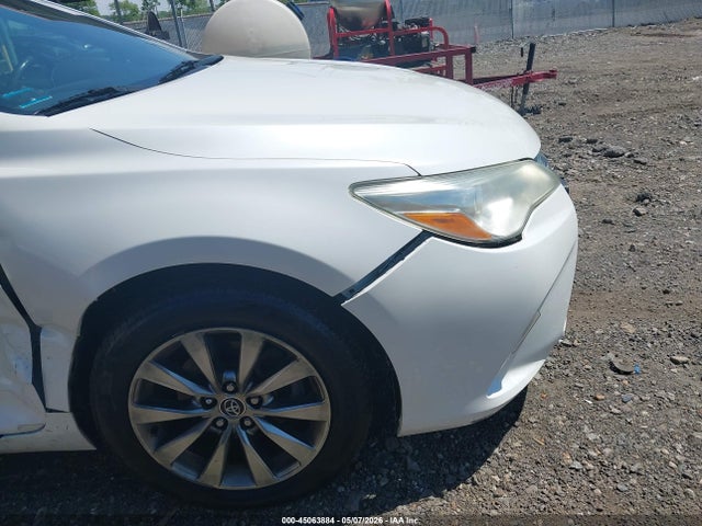 45063884 :رقم المزاد ، 4T1BF1FK5FU882141 vin ، 2015 Toyota Camry Xle مزاد بيع