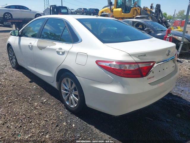 45063884 :رقم المزاد ، 4T1BF1FK5FU882141 vin ، 2015 Toyota Camry Xle مزاد بيع