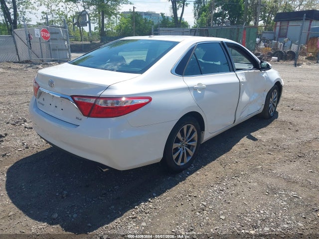 45063884 :رقم المزاد ، 4T1BF1FK5FU882141 vin ، 2015 Toyota Camry Xle مزاد بيع