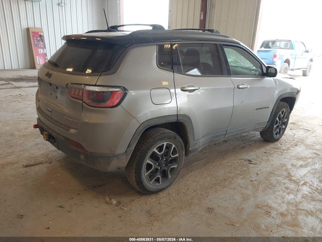 45063931 :رقم المزاد ، 3C4NJDDB2JT482609 vin ، 2018 Jeep Compass Trailhawk 4x4 مزاد بيع