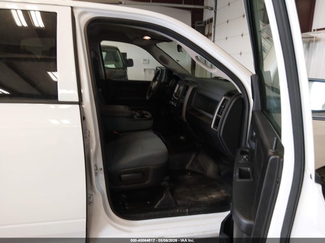 Продаж на аукціоні авто 2019 Ram 1500 Classic Tradesman  4x4 5'7 Box, vin: 1C6RR7KG4KS645555, номер лоту: 45064017