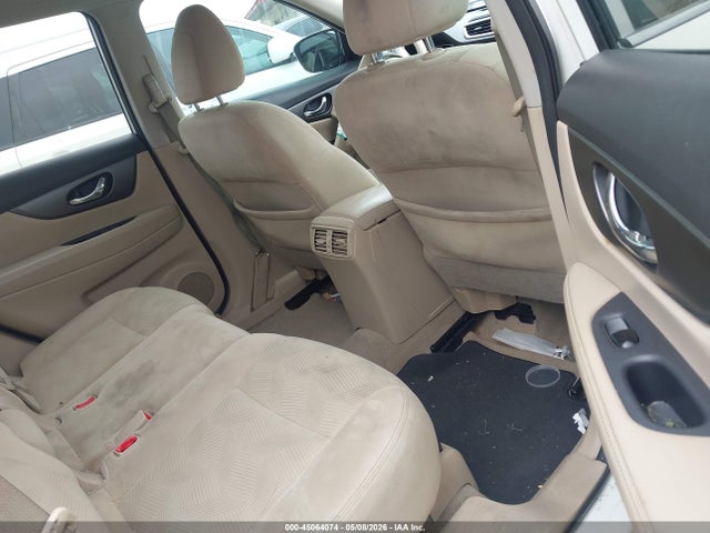 45064074 :رقم المزاد ، 5N1AT2MT1FC766589 vin ، 2015 Nissan Rogue Sv مزاد بيع