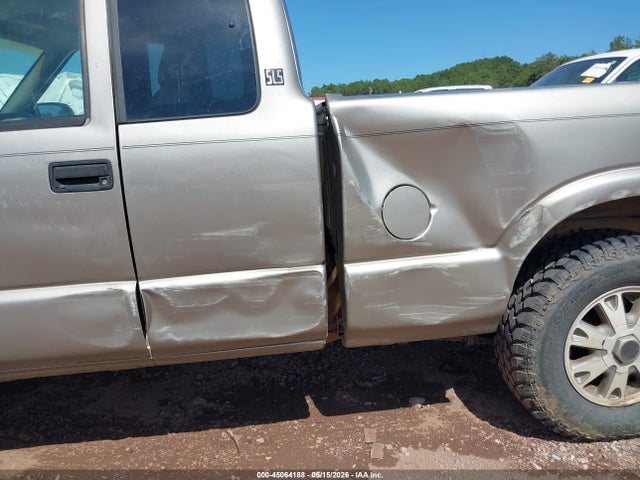45064188 :رقم المزاد ، 1GTDT19X538264822 vin ، 2003 Gmc Sonoma Sls مزاد بيع