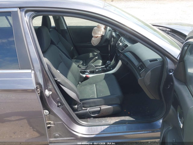 45064214 :رقم المزاد ، 1HGCR2F32HA228427 vin ، 2017 Honda Accord Lx مزاد بيع