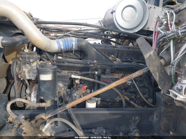 45064241 :رقم المزاد ، 1FUYDCYB0YDG53958 vin ، 2000 Freightliner Conventional Fld120 مزاد بيع