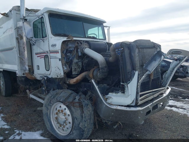 45064241 :رقم المزاد ، 1FUYDCYB0YDG53958 vin ، 2000 Freightliner Conventional Fld120 مزاد بيع