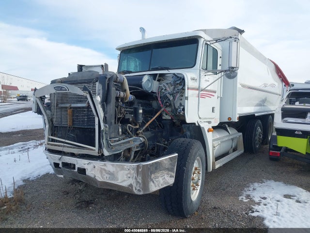 45064241 :رقم المزاد ، 1FUYDCYB0YDG53958 vin ، 2000 Freightliner Conventional Fld120 مزاد بيع