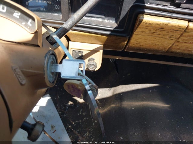 45064290 :رقم المزاد ، J4F452CA18935 vin ، 1974 Jeep Jeep مزاد بيع