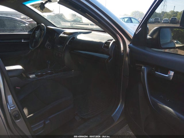 45064294 :رقم المزاد ، 5XYKT3A64EG462356 vin ، 2014 Kia Sorento Lx مزاد بيع