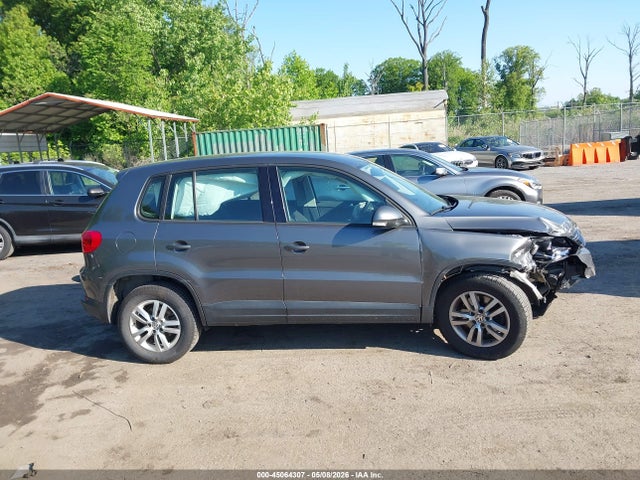 45064307 :رقم المزاد ، WVGAV3AX2DW588162 vin ، 2013 Volkswagen Tiguan S مزاد بيع