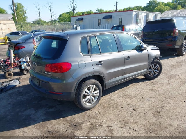 45064307 :رقم المزاد ، WVGAV3AX2DW588162 vin ، 2013 Volkswagen Tiguan S مزاد بيع