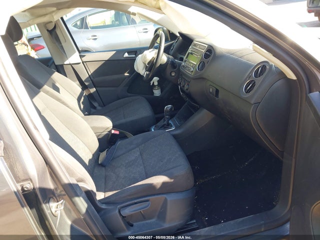45064307 :رقم المزاد ، WVGAV3AX2DW588162 vin ، 2013 Volkswagen Tiguan S مزاد بيع