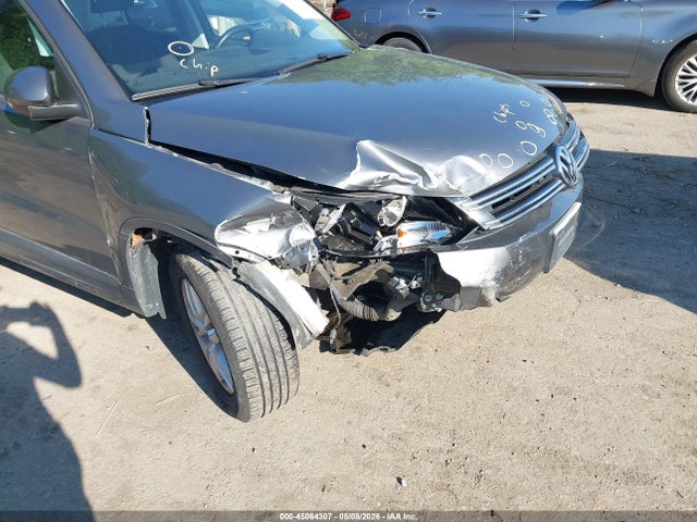 45064307 :رقم المزاد ، WVGAV3AX2DW588162 vin ، 2013 Volkswagen Tiguan S مزاد بيع