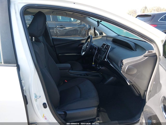 JTDKBRFU1H3031527 Toyota Prius Two