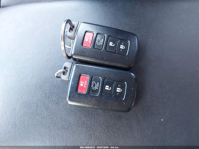 45064333 :رقم المزاد ، JTMDJREV8GD013654 vin ، 2016 Toyota Rav4 Hybrid Limited مزاد بيع