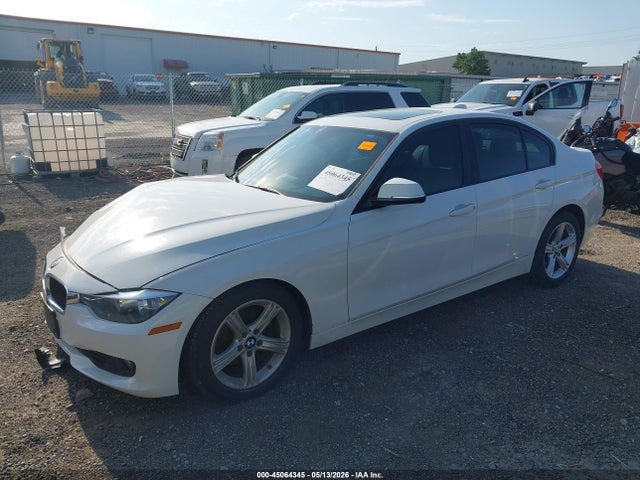 2013 Bmw 328i მანქანა იყიდება აუქციონზე, vin: WBA3A5C54DF355400, აუქციონის ნომერი: 45064345