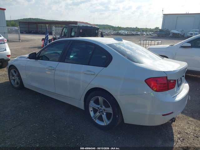 2013 Bmw 328i მანქანა იყიდება აუქციონზე, vin: WBA3A5C54DF355400, აუქციონის ნომერი: 45064345