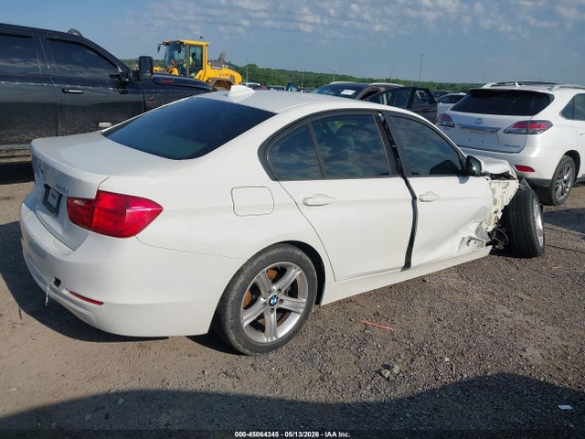2013 Bmw 328i მანქანა იყიდება აუქციონზე, vin: WBA3A5C54DF355400, აუქციონის ნომერი: 45064345