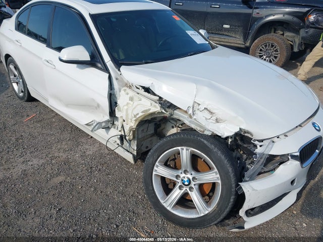 2013 Bmw 328i მანქანა იყიდება აუქციონზე, vin: WBA3A5C54DF355400, აუქციონის ნომერი: 45064345