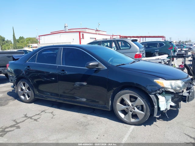 4T1BF1FK0EU853323 Toyota Camry Se Sport