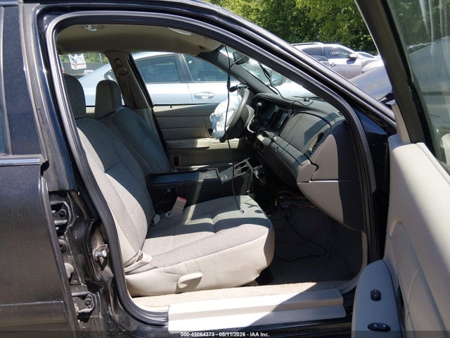 2006 Ford Crown Victoria Police/police Interceptor მანქანა იყიდება აუქციონზე, vin: 2FAHP71W36X101186, აუქციონის ნომერი: 45064373