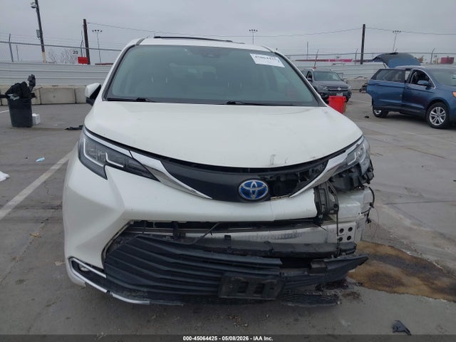 5TDYRKEC2MS021426 Toyota SIENNA XLE