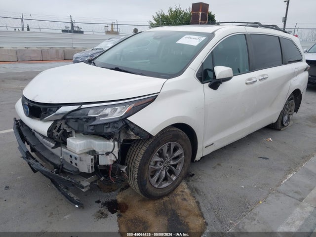 5TDYRKEC2MS021426 Toyota SIENNA XLE
