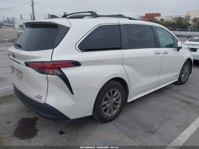 5TDYRKEC2MS021426 Toyota SIENNA XLE