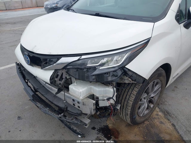 5TDYRKEC2MS021426 Toyota SIENNA XLE