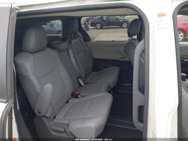 5TDYRKEC2MS021426 Toyota SIENNA XLE