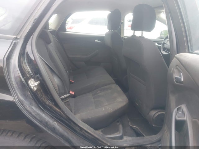 1FADP3K20GL255615 Ford FOCUS SE