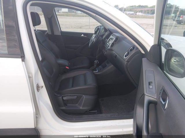 2016 Volkswagen Tiguan S მანქანა იყიდება აუქციონზე, vin: WVGAV7AX9GW511798, აუქციონის ნომერი: 45064478