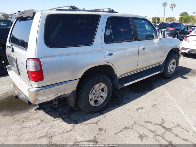 45064540 :رقم المزاد ، JT3GN86R3X0104257 vin ، 1999 Toyota 4runner Sr5 V6 مزاد بيع