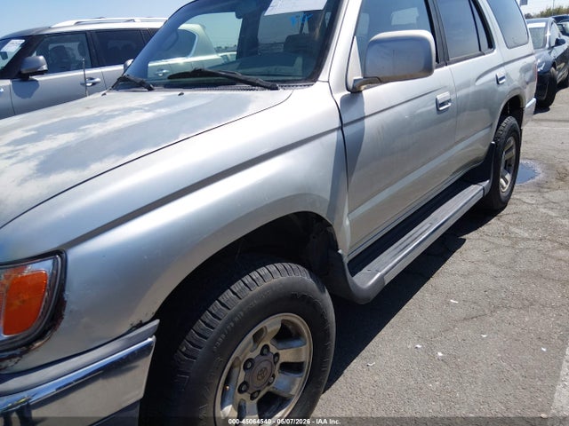 45064540 :رقم المزاد ، JT3GN86R3X0104257 vin ، 1999 Toyota 4runner Sr5 V6 مزاد بيع