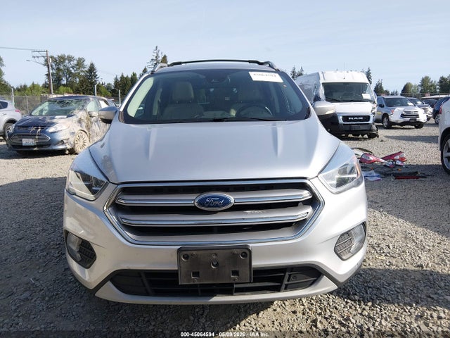 45064594 :رقم المزاد ، 1FMCU9J96HUF09027 vin ، 2017 Ford Escape Titanium مزاد بيع