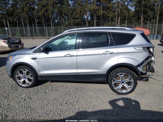 45064594 :رقم المزاد ، 1FMCU9J96HUF09027 vin ، 2017 Ford Escape Titanium مزاد بيع