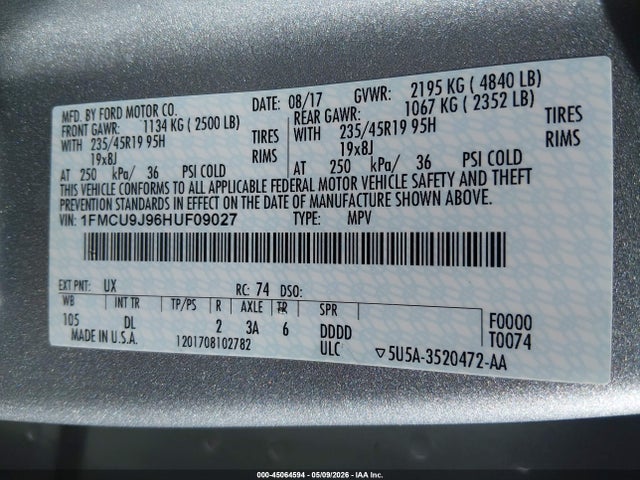 45064594 :رقم المزاد ، 1FMCU9J96HUF09027 vin ، 2017 Ford Escape Titanium مزاد بيع