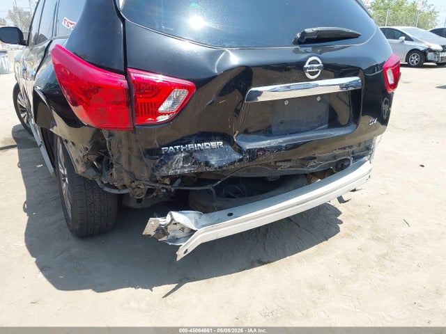 45064661 :رقم المزاد ، 5N1DR2MN3HC905489 vin ، 2017 Nissan Pathfinder Sv مزاد بيع