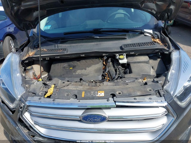 1FMCU0GD0HUE27527 Ford ESCAPE SE