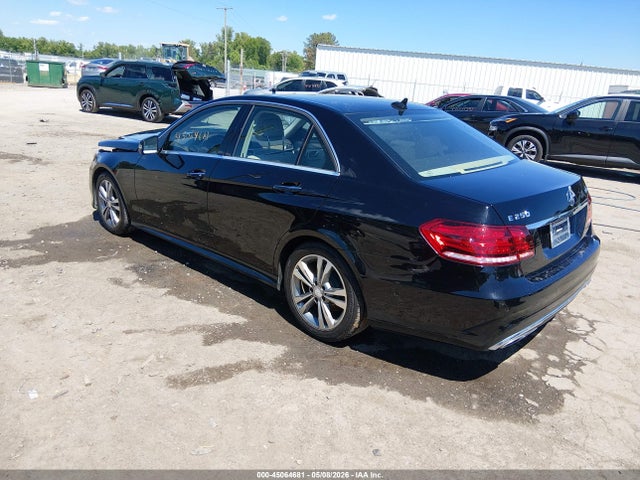 Mercedes-Benz E 250 Bluetec 2014 WDDHF0EB9EA880294 Image 3