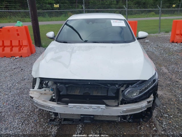 1HGCV1F33JA233843 Honda Accord Sport