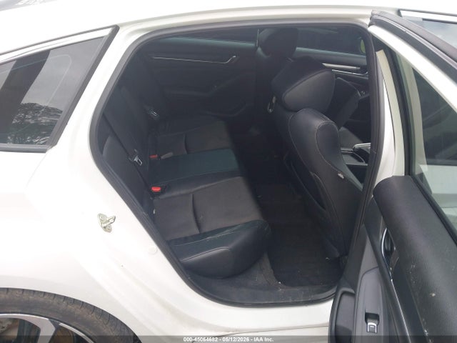 1HGCV1F33JA233843 Honda Accord Sport