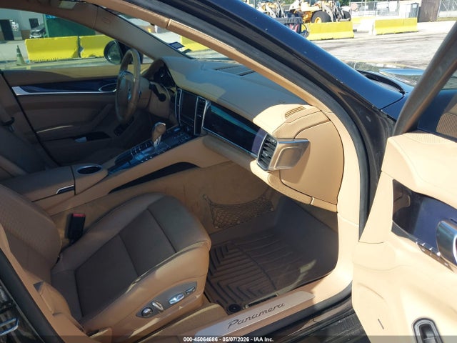 45064686 :رقم المزاد ، WP0AA2A75CL072582 vin ، 2012 Porsche Panamera 4 مزاد بيع