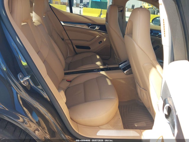 45064686 :رقم المزاد ، WP0AA2A75CL072582 vin ، 2012 Porsche Panamera 4 مزاد بيع