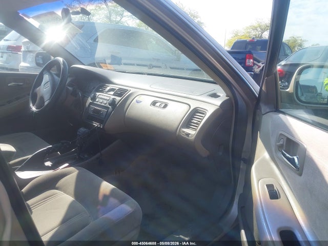 45064688 :رقم المزاد ، 1HGCG5649YA000604 vin ، 2000 Honda Accord 2.3 Lx مزاد بيع