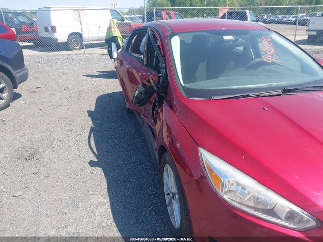 45064690 :رقم المزاد ، 1FADP3F28HL262677 vin ، 2017 Ford Focus Se مزاد بيع