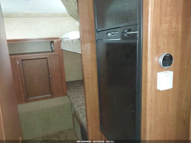45064696 :رقم المزاد ، 1UJBJ0BR2C14F0129 vin ، 2012 Jayco Camper مزاد بيع