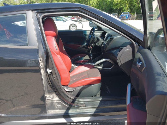 45064705 :رقم المزاد ، KMHTC6AE6FU240572 vin ، 2015 Hyundai Veloster Turbo R-spec مزاد بيع