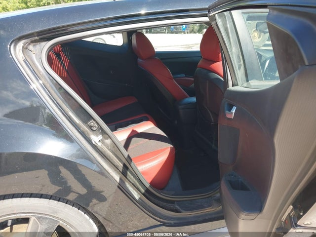 45064705 :رقم المزاد ، KMHTC6AE6FU240572 vin ، 2015 Hyundai Veloster Turbo R-spec مزاد بيع