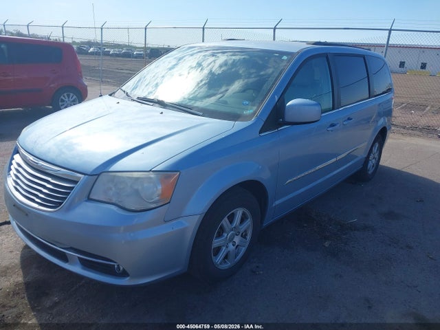 2013 Chrysler Town & Country Touring მანქანა იყიდება აუქციონზე, vin: 2C4RC1BG3DR555180, აუქციონის ნომერი: 45064759